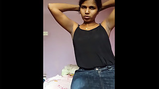 Indian gf from bihar shilakshi fucking pussy on hq cam show