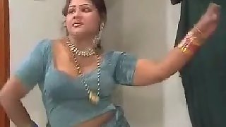 Mature tawaif dancing