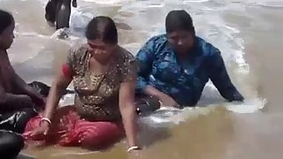 mumbai hookers on juhu chaupati enjoying day out